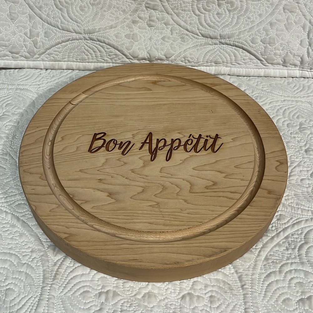 Maple Leaf at Home Bon‎ Appetit round cutting board